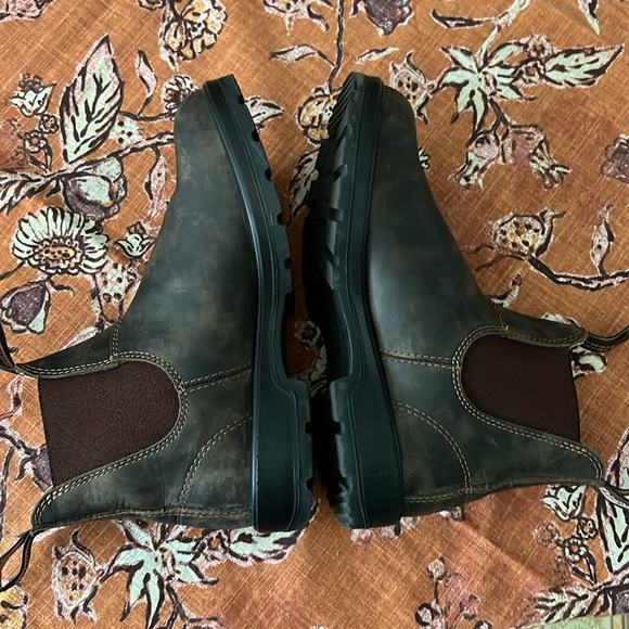 Blunsdtone CLASSIC 585 Chelsea Boot in Rustic brown - Picture 7 of 7
